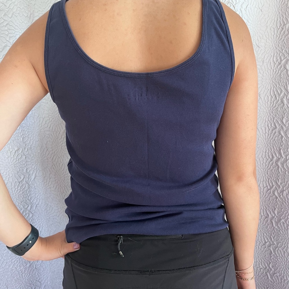 Two Vineyard Vines tank tops - Picture 6 of 7
